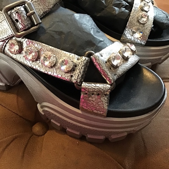 Sandal - Picture 2 of 8